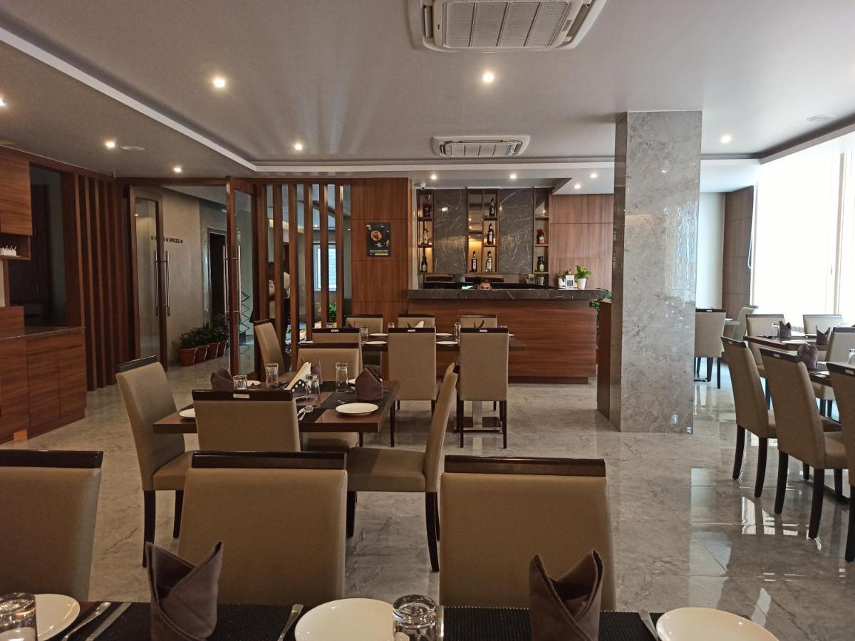 Hotel Tree Fern Dibrugarh Zewnętrze zdjęcie
