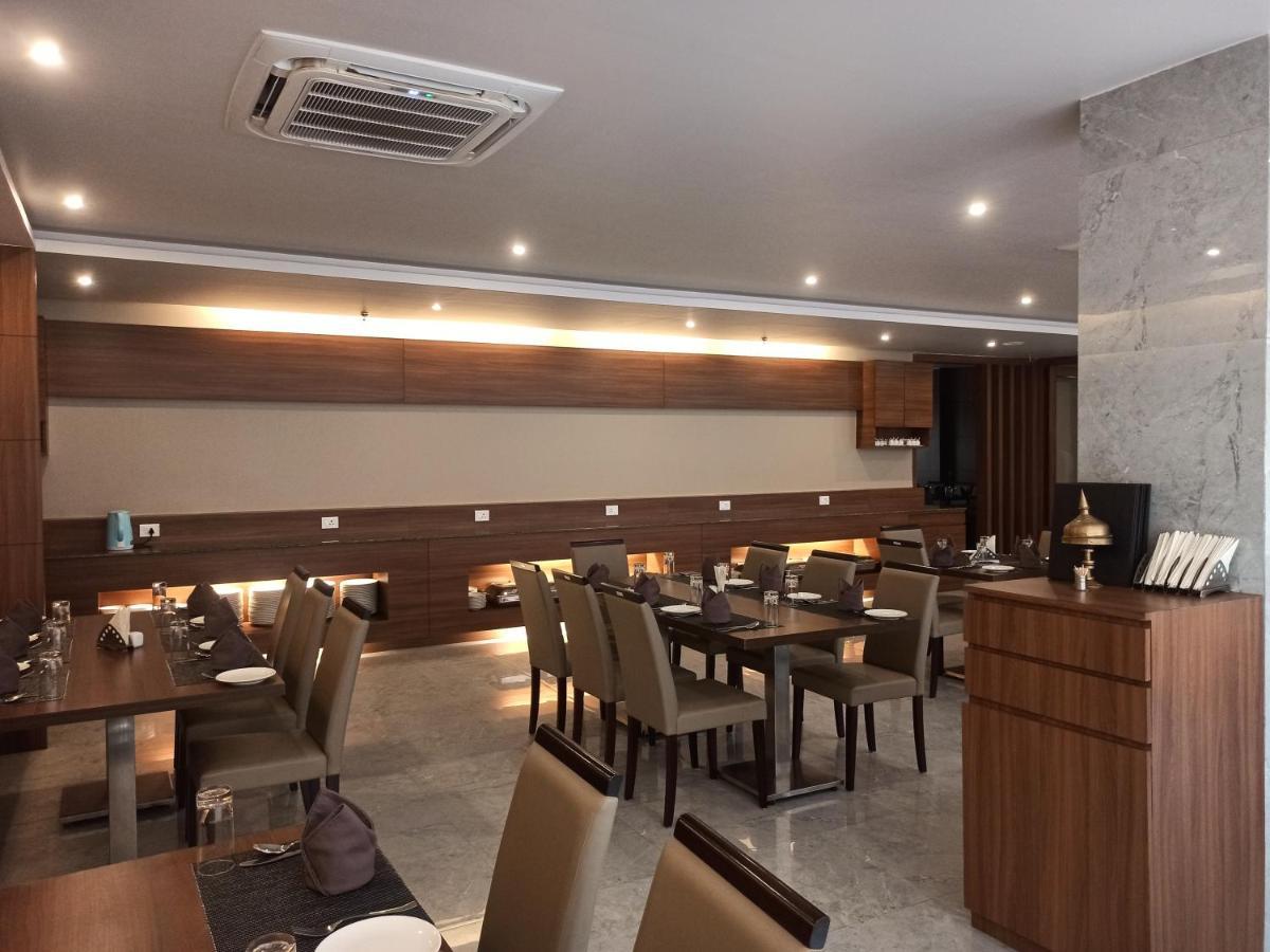 Hotel Tree Fern Dibrugarh Zewnętrze zdjęcie