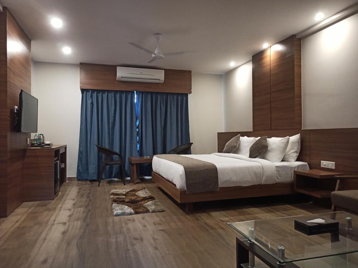 Hotel Tree Fern Dibrugarh Zewnętrze zdjęcie