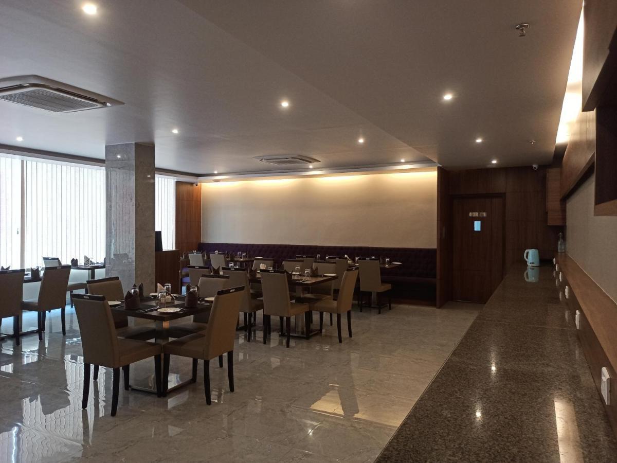 Hotel Tree Fern Dibrugarh Zewnętrze zdjęcie