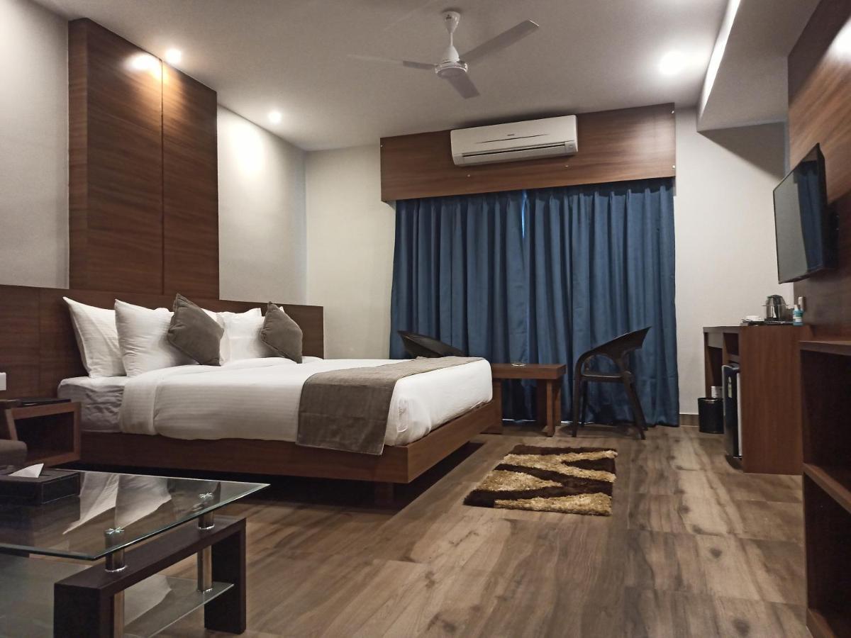 Hotel Tree Fern Dibrugarh Zewnętrze zdjęcie