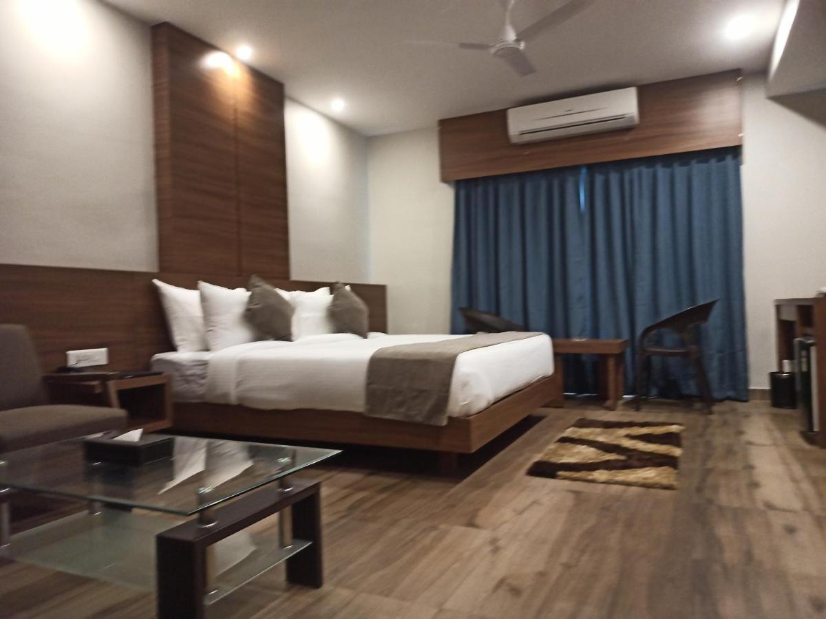 Hotel Tree Fern Dibrugarh Zewnętrze zdjęcie