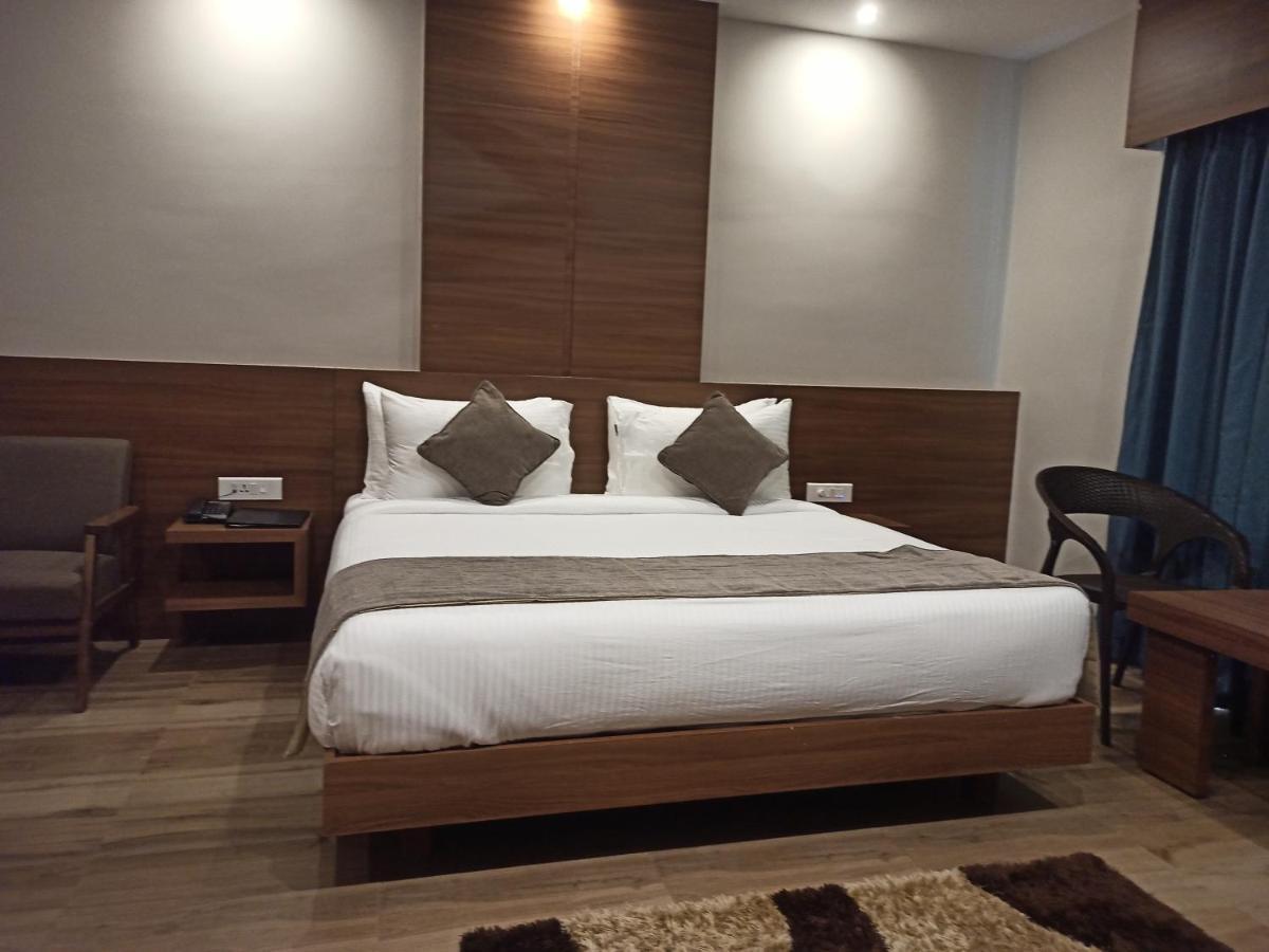 Hotel Tree Fern Dibrugarh Zewnętrze zdjęcie