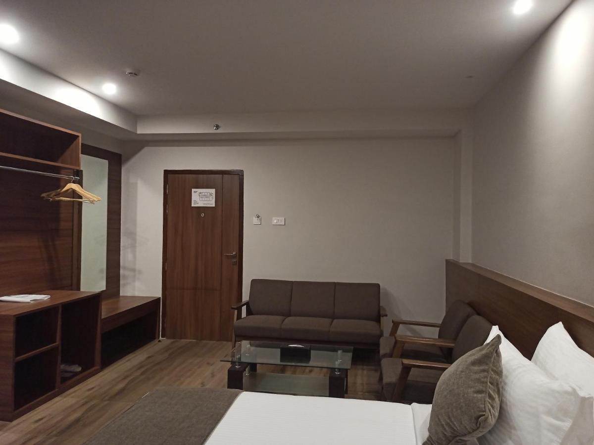 Hotel Tree Fern Dibrugarh Zewnętrze zdjęcie