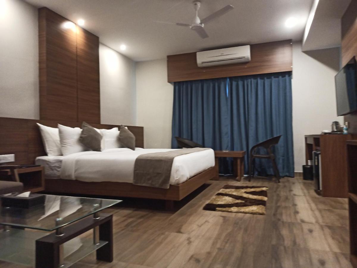 Hotel Tree Fern Dibrugarh Zewnętrze zdjęcie