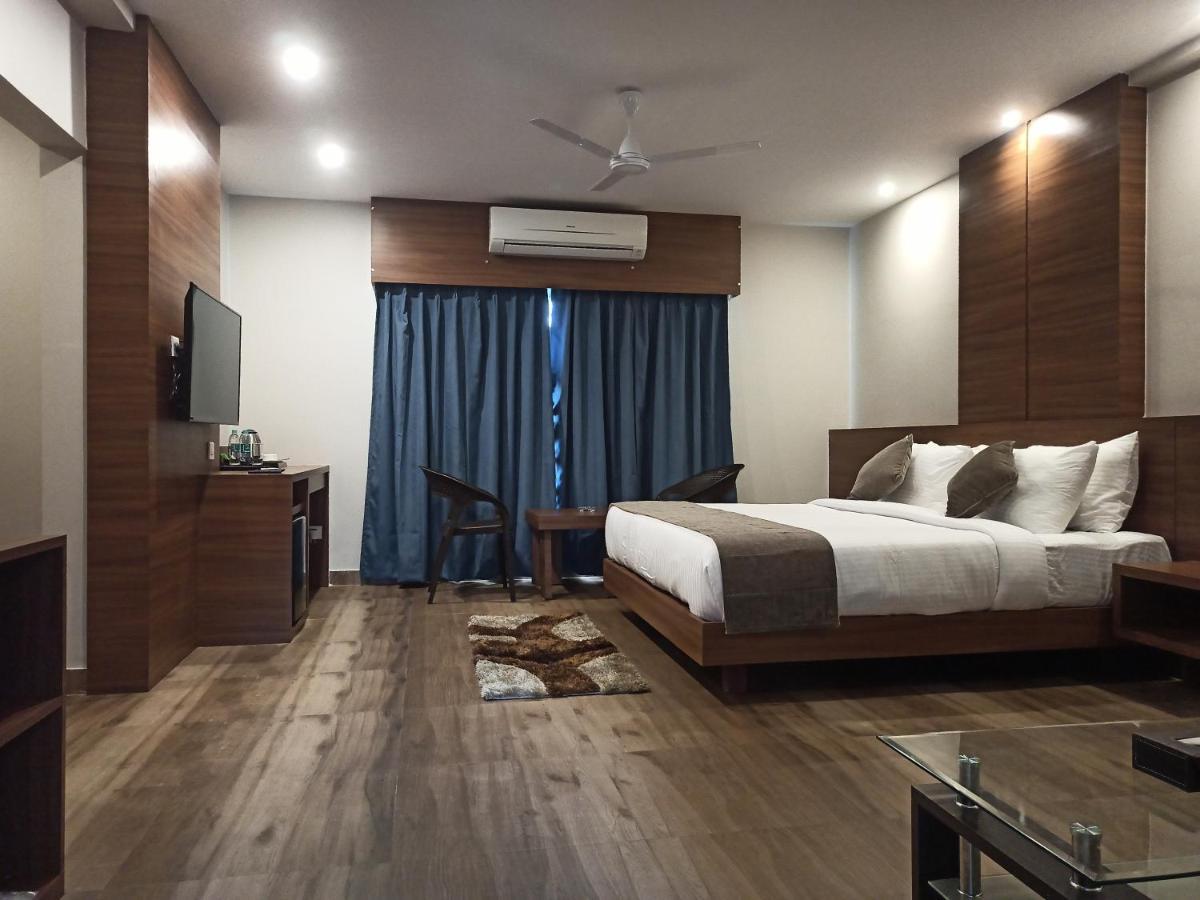 Hotel Tree Fern Dibrugarh Zewnętrze zdjęcie