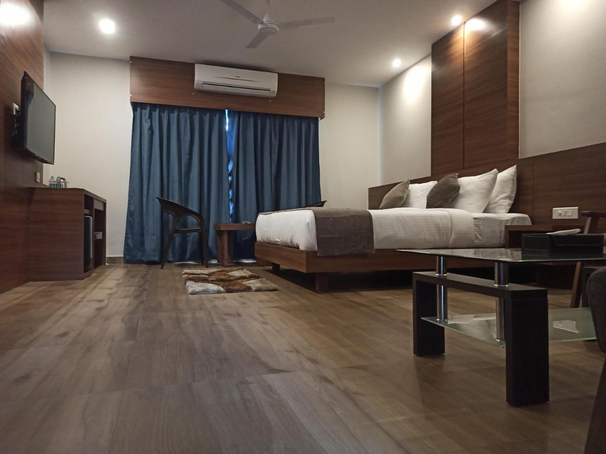 Hotel Tree Fern Dibrugarh Zewnętrze zdjęcie