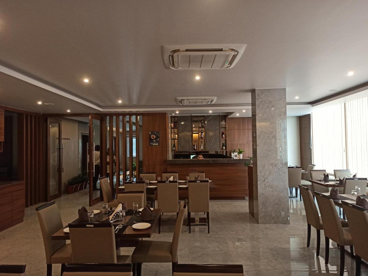 Hotel Tree Fern Dibrugarh Zewnętrze zdjęcie