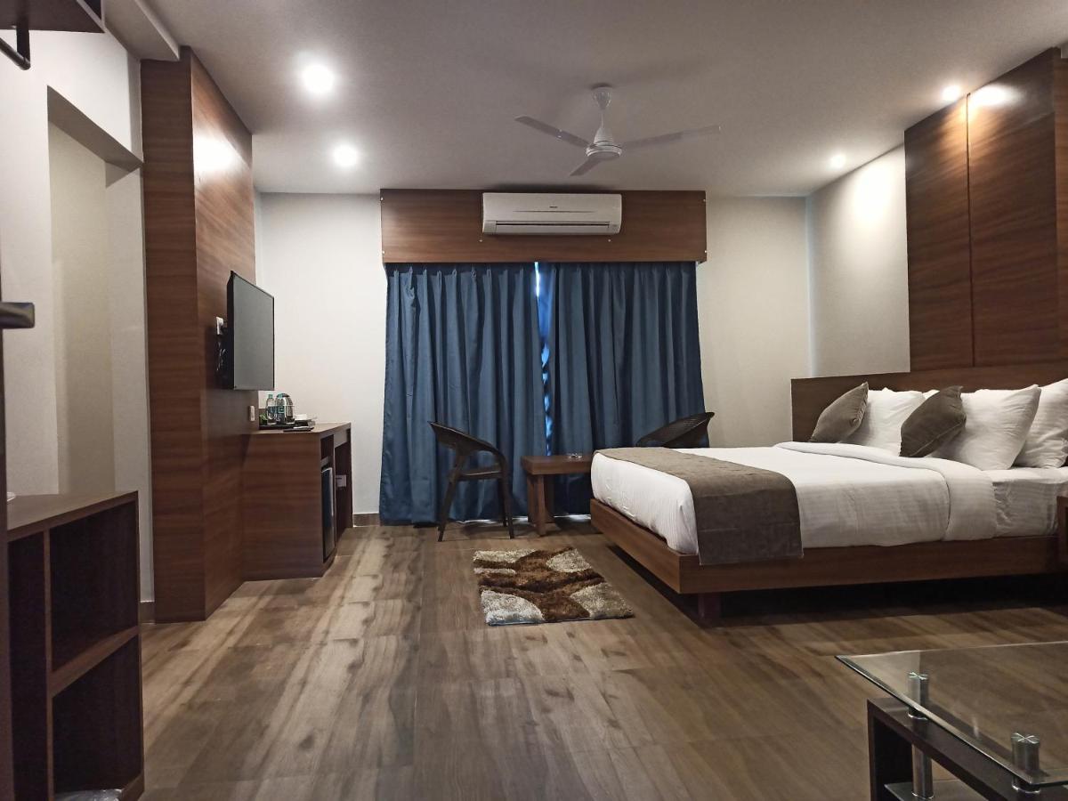 Hotel Tree Fern Dibrugarh Zewnętrze zdjęcie