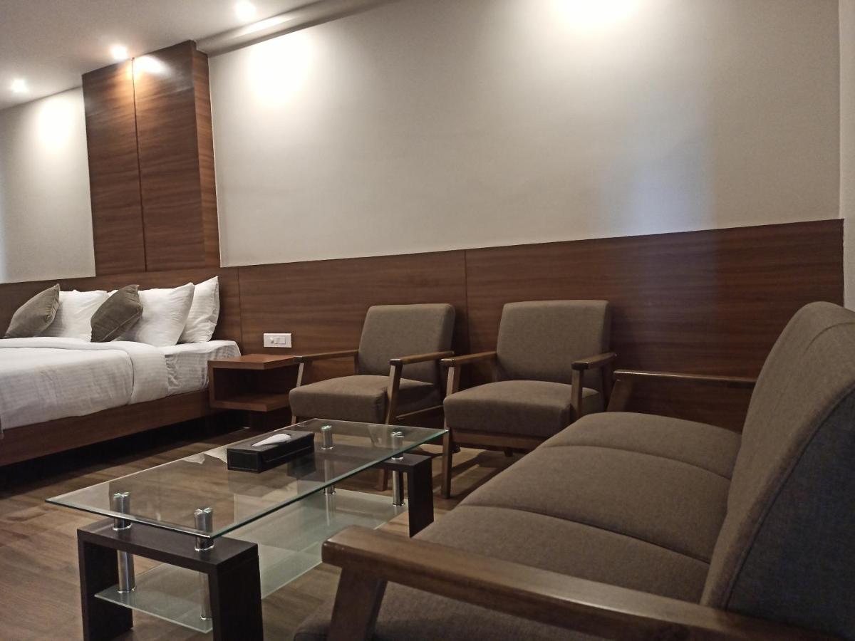 Hotel Tree Fern Dibrugarh Zewnętrze zdjęcie
