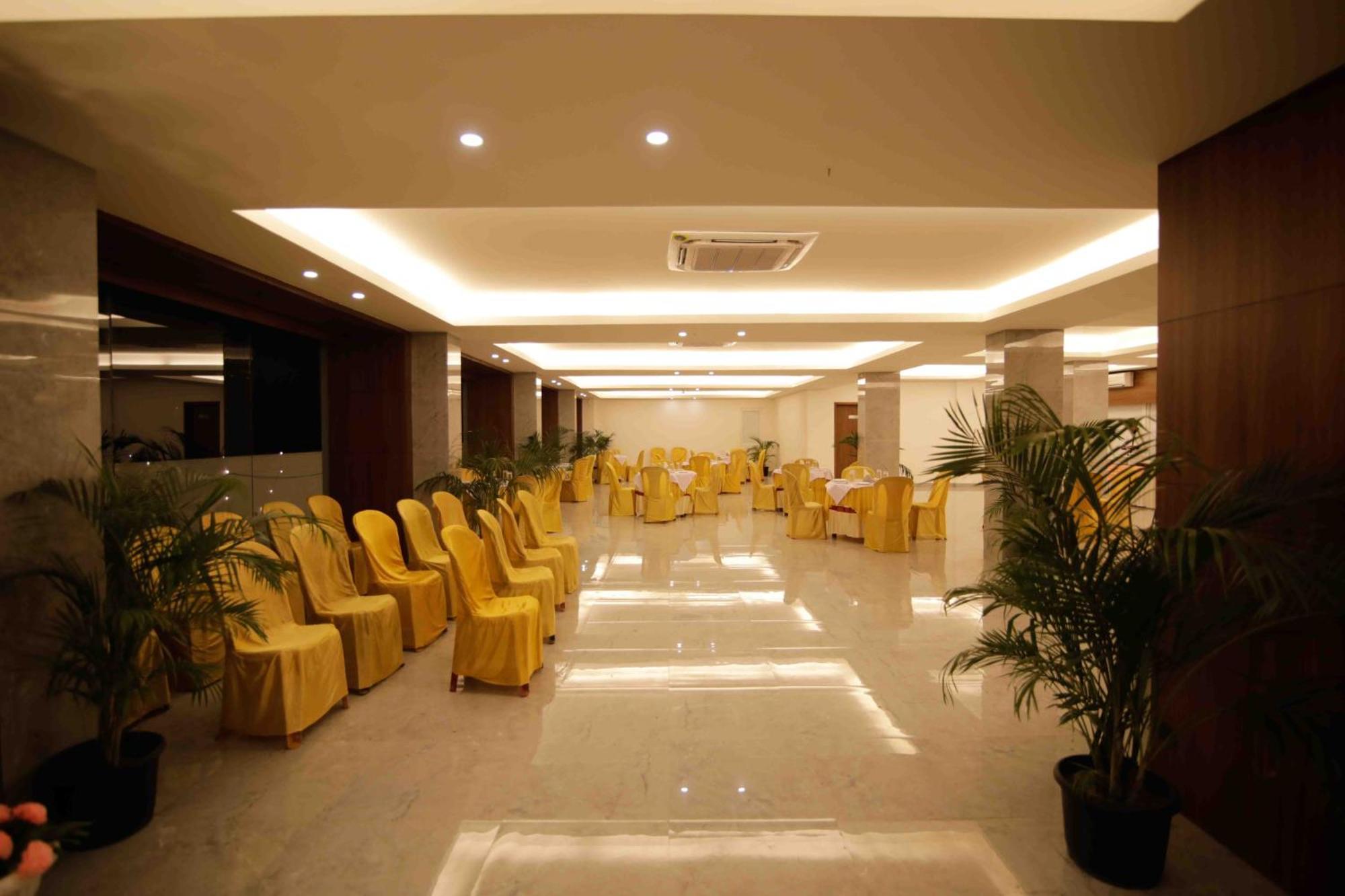 Hotel Tree Fern Dibrugarh Zewnętrze zdjęcie