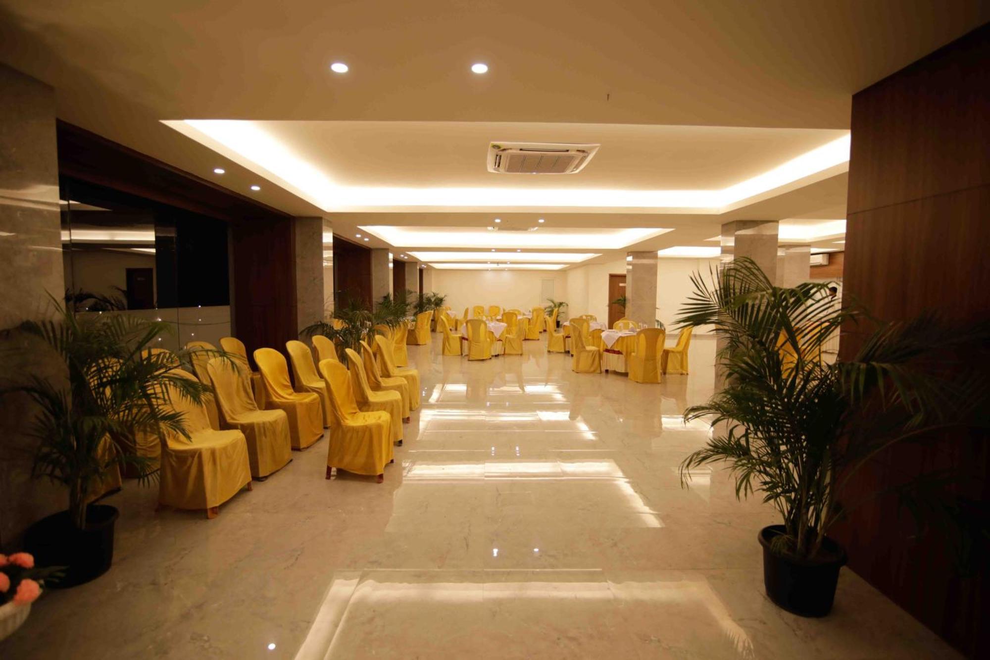 Hotel Tree Fern Dibrugarh Zewnętrze zdjęcie